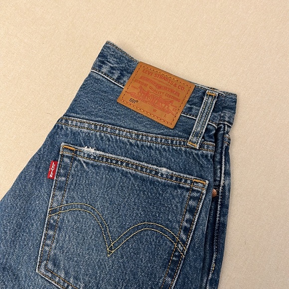 Levi Jeans 501 - Picture 2 of 4